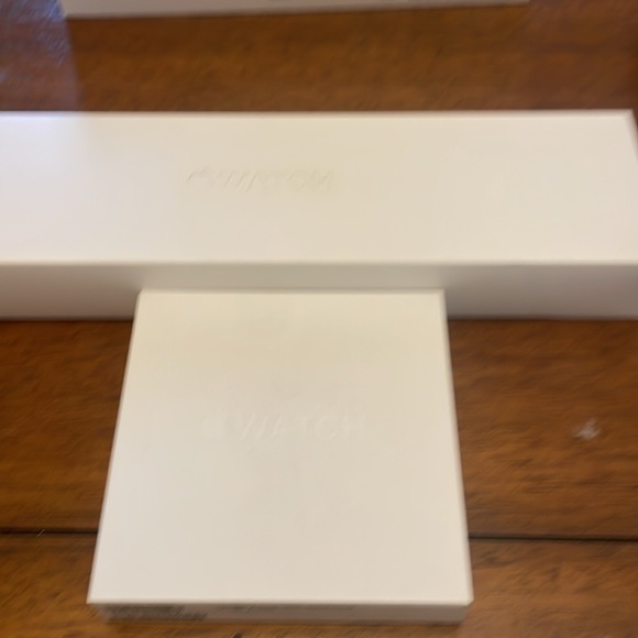 EMPTY apple boxes. 11 total plus 2 bags. - Picture 7 of 8